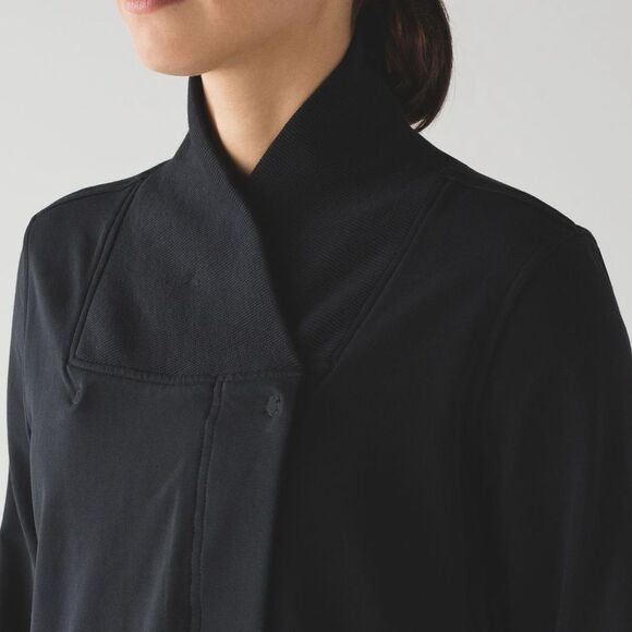 Lululemon Belle Black Wrap Sweatshirt Cardigan Sz 4 - Picture 6 of 16